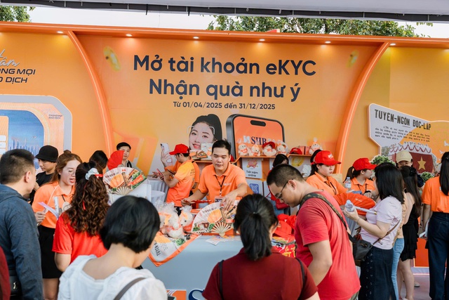 V Fest tưng bừng, giới trẻ ch…