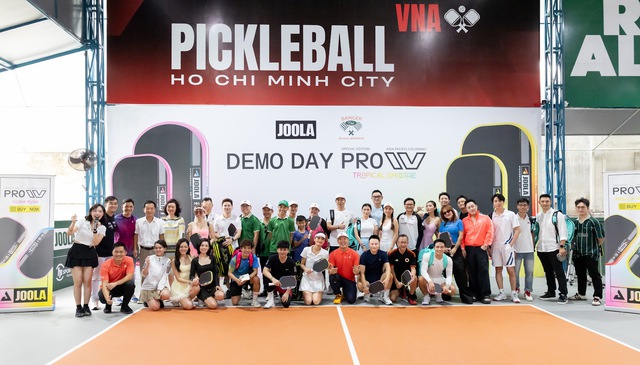 Tài năng nhí pickleball Huỳnh Phúc Khang khát khao chinh phục đỉnh cao với 'bảo kiếm' mới- Ảnh 4. Tài năng nhí pickleball Huỳnh Phúc Khang khát khao chinh phục đỉnh cao với 'bảo kiếm' mới- Ảnh 4.