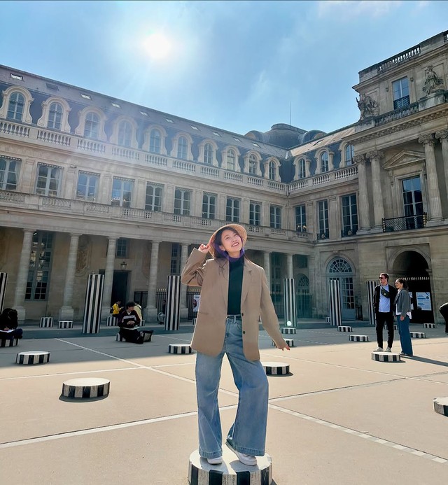 Áo blazer, 'chiếc chìa khóa vàng' cho vẻ ngoài thanh lịch - Ảnh 4.