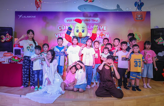 Lalamove mang Trung Thu ấm &aacute;p đến từng gia đ&igrave;nh của Đối t&aacute;c t&agrave;i xế - Ảnh 3.