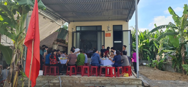 'Mẹ' 83 tuổi nuôi học trò miền ngược được tặng nhà tiếp tục …nuôi 'con'- Ảnh 4.