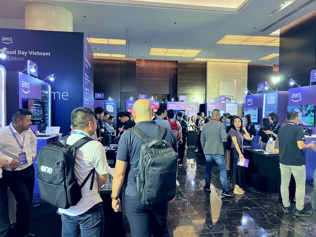Vbee khẳng định vị thế AI Voice “Make in Vietnam” tại AWS Cloud Day 2025- Ảnh 2. Vbee khẳng định vị thế AI Voice “Make in Vietnam” tại AWS Cloud Day 2025- Ảnh 2.