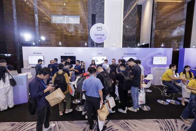 Vbee khẳng định vị thế AI Voice “Make in Vietnam” tại AWS Cloud Day 2025- Ảnh 3. Vbee khẳng định vị thế AI Voice “Make in Vietnam” tại AWS Cloud Day 2025- Ảnh 3.