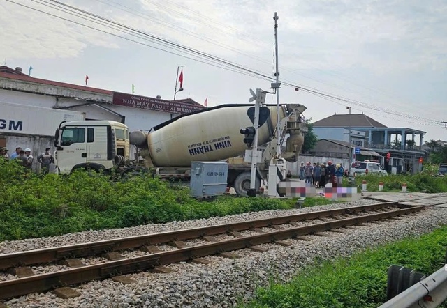 Xe bồn va chạm xe m&aacute;y, 2 phụ nữ tử vong- Ảnh 2.