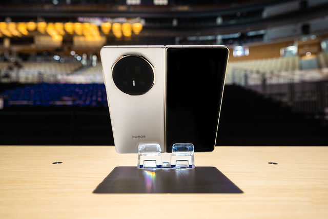 HONOR Magic V5 - Người tiên phong kỷ nguyên milimet (mm) với tuyên bố không đánh đổi- Ảnh 3. HONOR Magic V5 - Người tiên phong kỷ nguyên milimet (mm) với tuyên bố không đánh đổi- Ảnh 3.