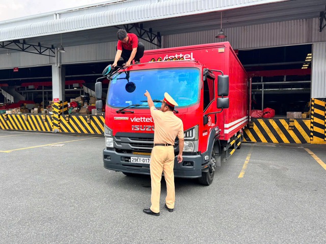 Công an TP.HCM báo động về tai nạn giao thông liên quan điểm mù - Ảnh 1.
