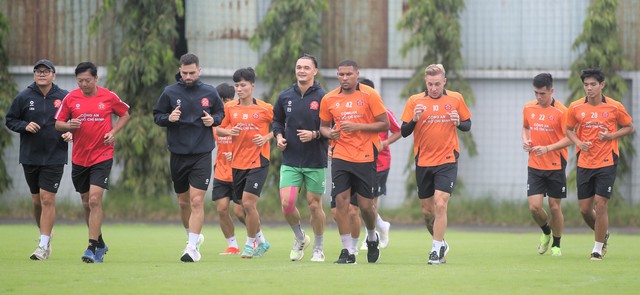 Sacombank đồng hành cùng CLB Bóng đá Công an TP.HCM chinh phục V-League 2025 - 2026 - Ảnh 1.