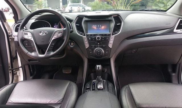 Hyundai Santa Fe máy dầu cũ rao bán giá gần 600 triệu đồng - Ảnh 2.