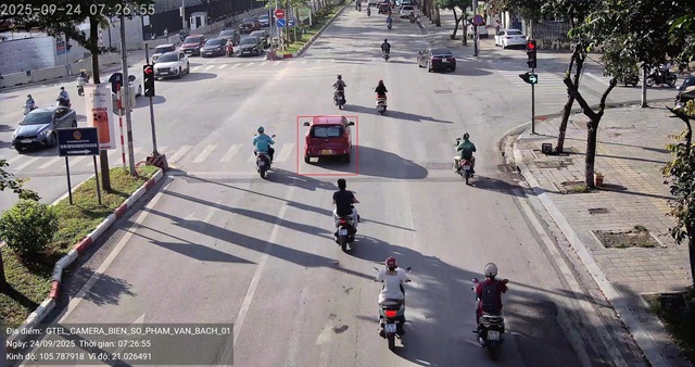 Camera AI của Cục CSGT phát hiện gần 2.000 vi phạm trên 1 tuyến đường Hà Nội - Ảnh 1.