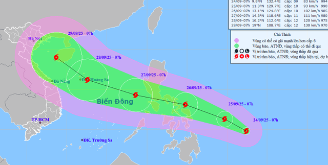 Sau b&atilde;o số 9, Biển Đ&ocirc;ng đ&oacute;n b&atilde;o Bualoi (b&atilde;o số 10)- Ảnh 1.