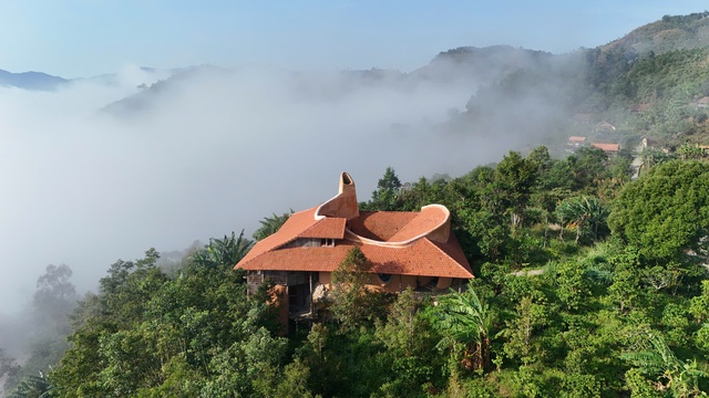 'Xóm' nhỏ giữa đại ngàn và góc ẩn trú trong vịnh đậm chất thiên nhiên - Ảnh 2.