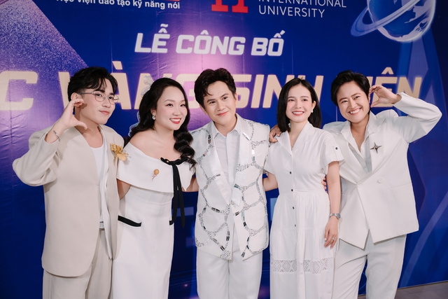 T&acirc;m huyết của Ho&agrave;ng Vũ d&agrave;nh cho 'Mic v&agrave;ng sinh vi&ecirc;n'- Ảnh 1.