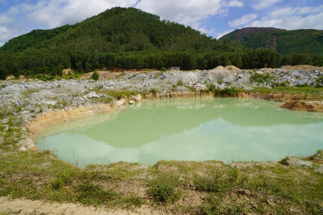 B&atilde;i thải bột đ&aacute; g&acirc;y &ocirc; nhiễm m&ocirc;i trường- Ảnh 3.