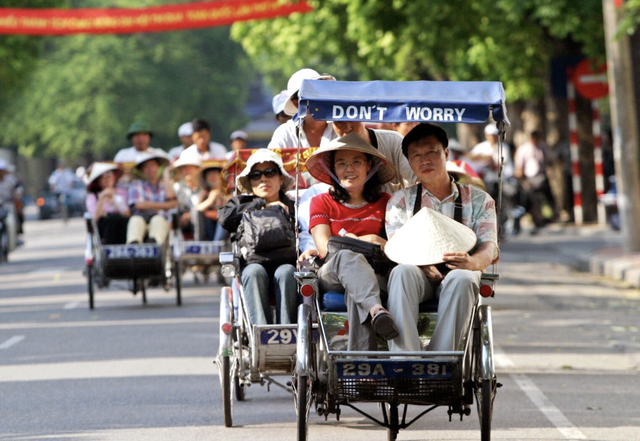 Khách Trung Quốc trở lại Việt Nam tăng mạnh- Ảnh 1.