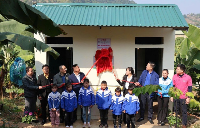 Nhà vệ sinh đạt chuẩn - Hành trình mang sự đổi thay đến vùng cao - Ảnh 1.