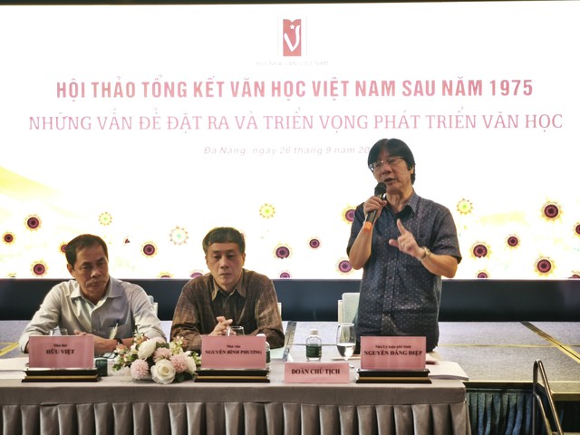 Từ phim 'Mưa đỏ': Yêu cầu nhà…