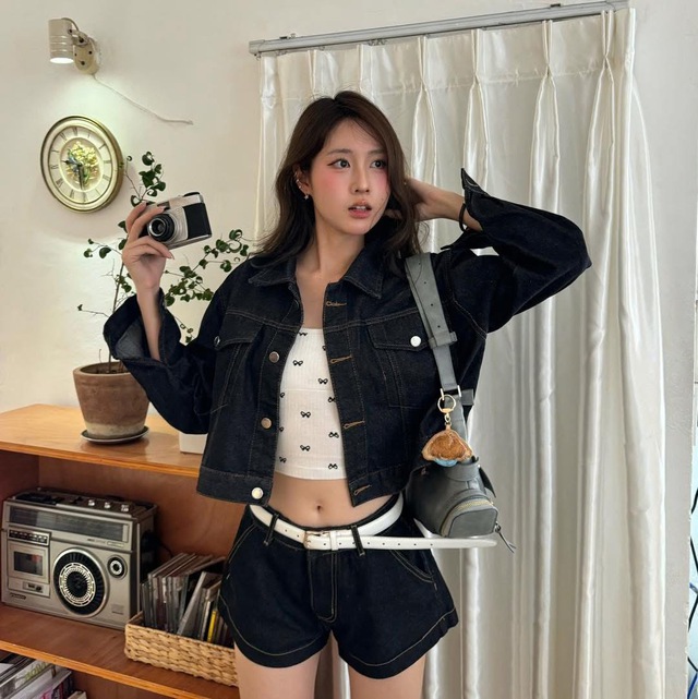 Đa dạng phong cách với áo khoác denim- Ảnh 3. Đa dạng phong cách với áo khoác denim- Ảnh 3.