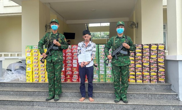 Bắt vụ vận chuyển 353 kg pháo nổ từ biên giới tỉnh Đồng Nai về Thanh Hóa- Ảnh 2.