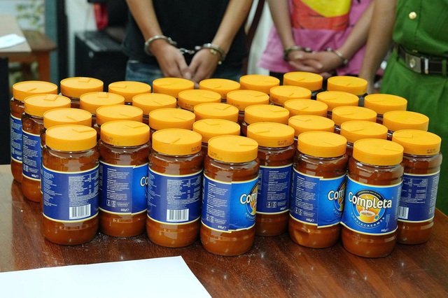 Giấu 21 kg ma túy trong vỏ hộp sữa chuyển từ châu Âu về Việt Nam- Ảnh 2.