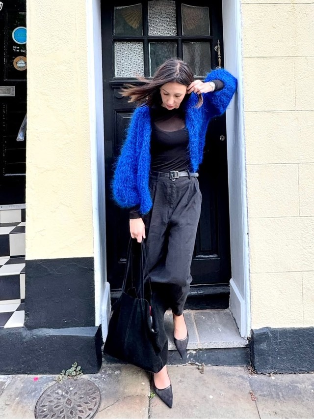 Lên đồ ngày lạnh, sành điệu bất ngờ với áo cardigan- Ảnh 4.