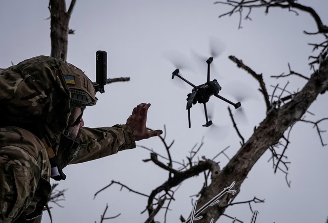 UAV: từ 'đôi mắt trên bầu trờ…