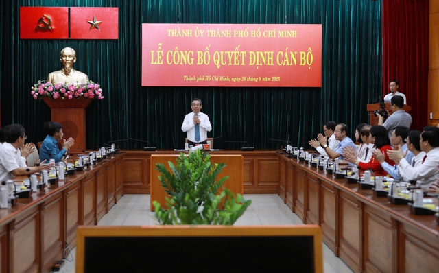 Thành ủy TP.HCM đưa nhiều cán bộ thành …