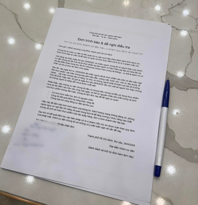 TP.HCM: Công an vào cuộc vụ nghi ngộ độc sau ăn bánh mì que- Ảnh 2. TP.HCM: Công an vào cuộc vụ nghi ngộ độc sau ăn bánh mì que- Ảnh 2.