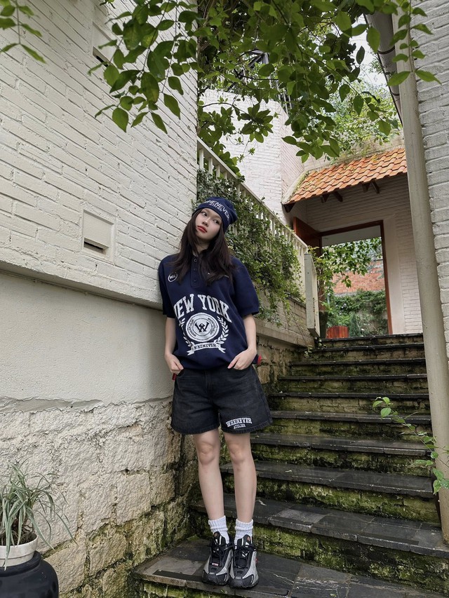 Biến hóa phong cách từ thanh lịch đến năng động với áo polo dệt kim- Ảnh 2.