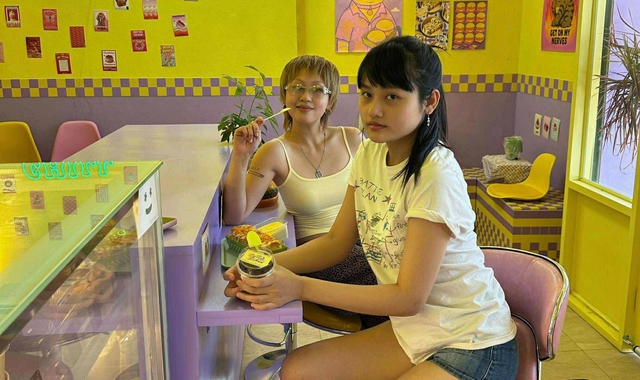 Bánh Trung thu khổng lồ, 'lòng se điếu', 'chả cuốn'… gây sốt rần rần trên mạng- Ảnh 7. Bánh Trung thu khổng lồ, 'lòng se điếu', 'chả cuốn'… gây sốt rần rần trên mạng- Ảnh 7.