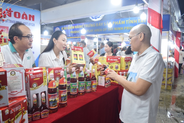 Ng&agrave;y hội du lịch, x&uacute;c tiến thương mại An Giang: Quảng b&aacute; ẩm thực c&aacute;c địa phương- Ảnh 2.