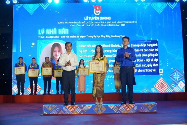 Tuyên dương 26 gương thanh niên dân tộc thiểu số tiêu biểu cụm Tây Nam Bộ - Ảnh 3.