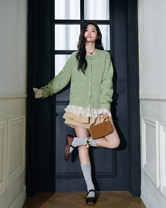 Phong cách sang trọng, đẳng cấp với sắc xanh rêu, xanh ô liu - Ảnh 2.