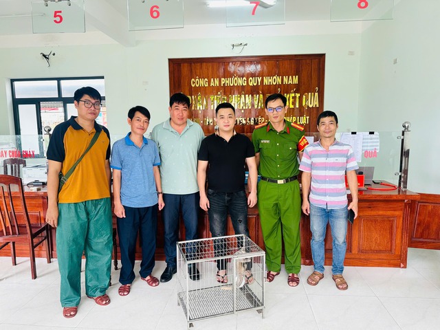 Mua động vật quý hiếm rồi giao nộp cho …