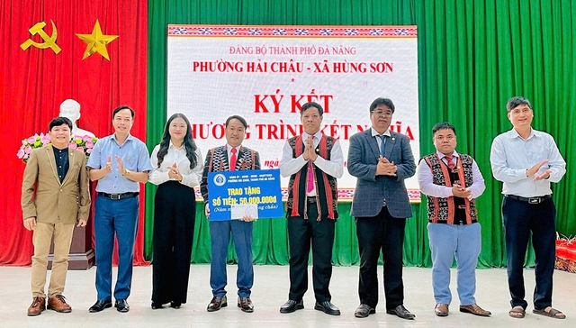 Chung dòng máu Lạc …