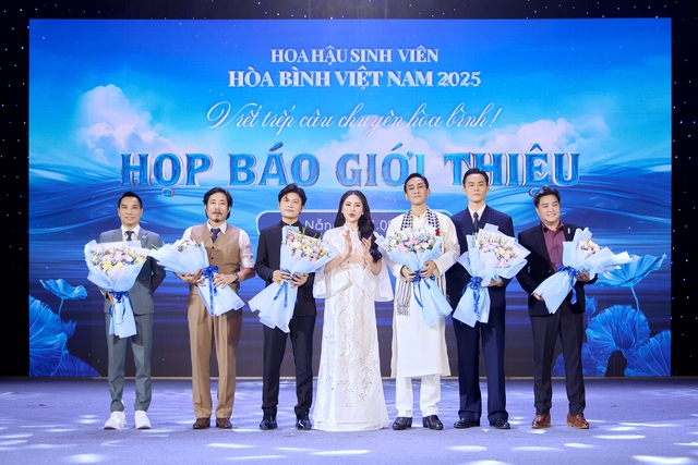 Nhạc sĩ Nguyễn Văn …