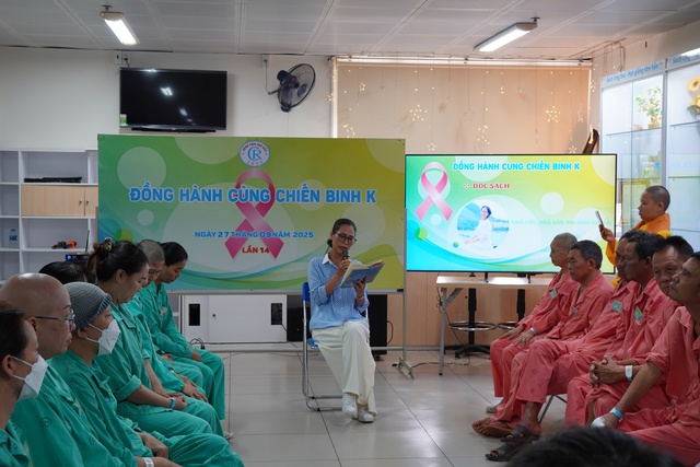 'Trung thu yêu thương' – món quà tinh thần cho những chiến binh K - Ảnh 1.
