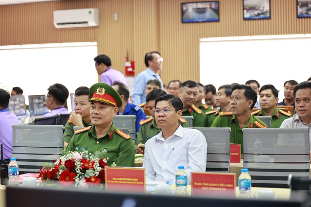 TP.HCM diễn tập PCCC hầm sông Sài Gòn, có 'tiểu xe tăng' robot TAF35- Ảnh 3. TP.HCM diễn tập PCCC hầm sông Sài Gòn, có 'tiểu xe tăng' robot TAF35- Ảnh 3.