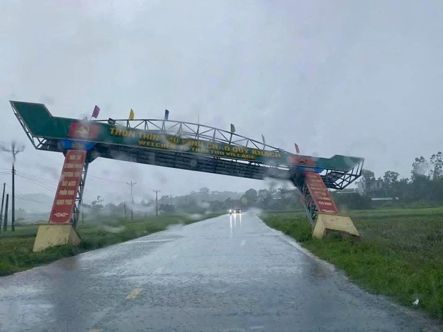 Quảng Ninh: Giông lốc dữ dội, 9 người bị thương- Ảnh 8.