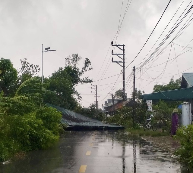 Quảng Ninh: Giông lốc dữ dội, 9 người bị thương- Ảnh 4.