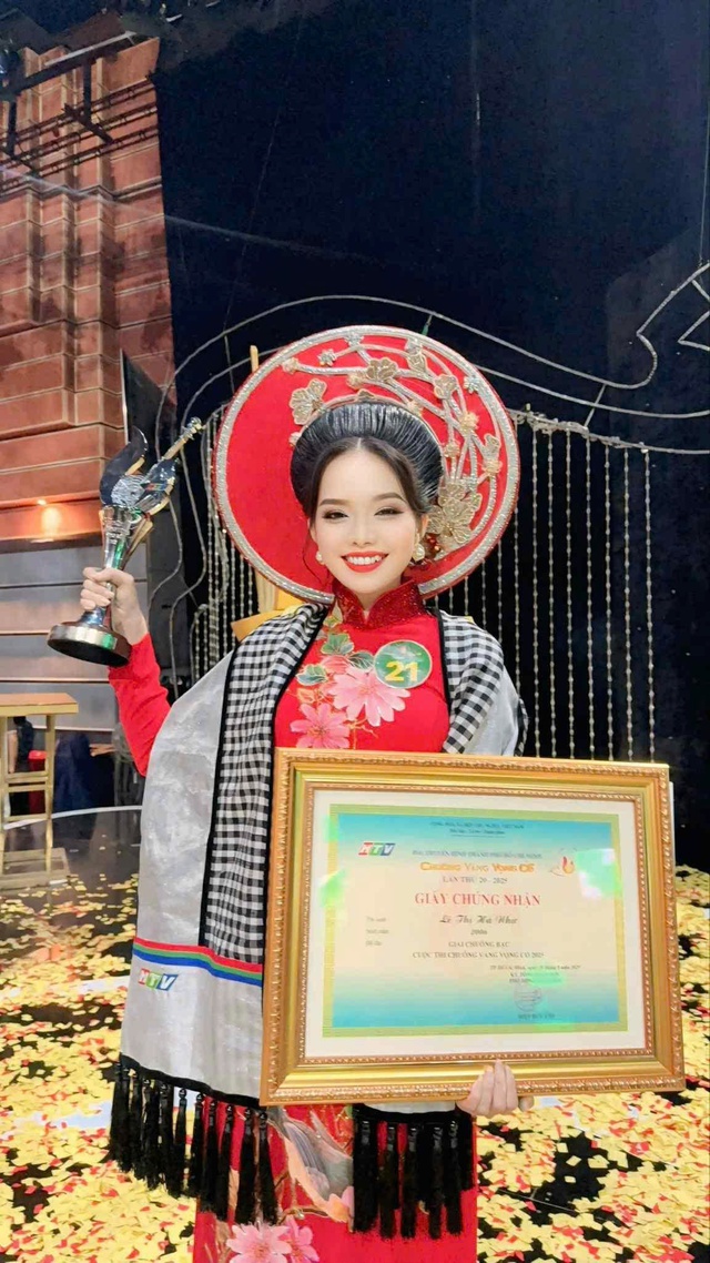 NSƯT V&otilde; Minh L&acirc;m 'đẩy thuyền' gi&uacute;p H&agrave; Như gi&agrave;nh 3 giải 'Chu&ocirc;ng v&agrave;ng vọng cổ 2025'   - Ảnh 2.