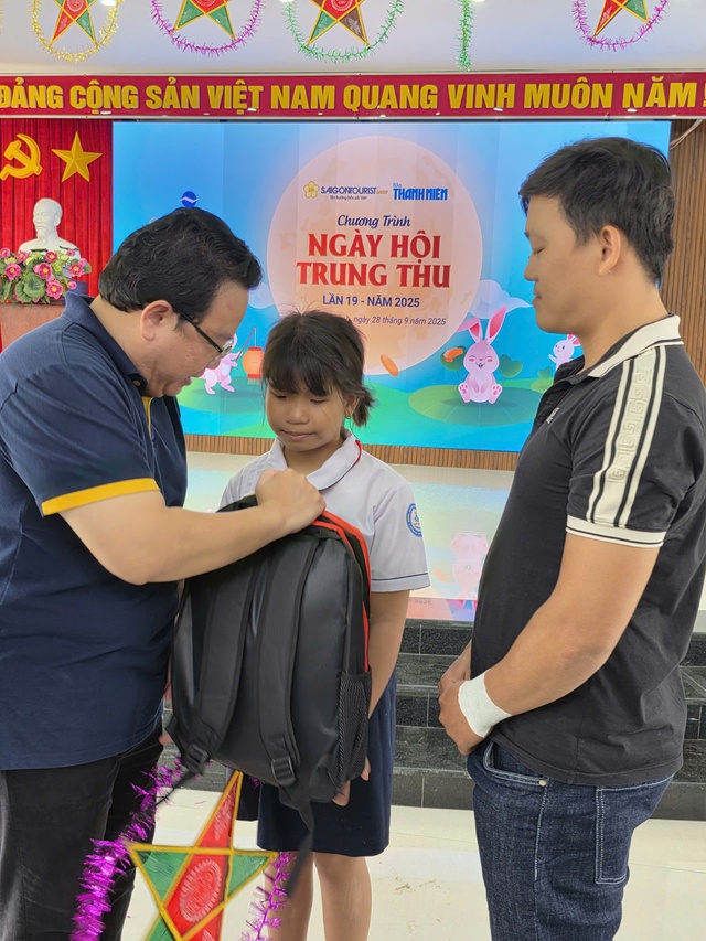 Khởi động Ng&agrave;y hội trung thu d&agrave;nh cho 500 trẻ mồ c&ocirc;i - Ảnh 2.