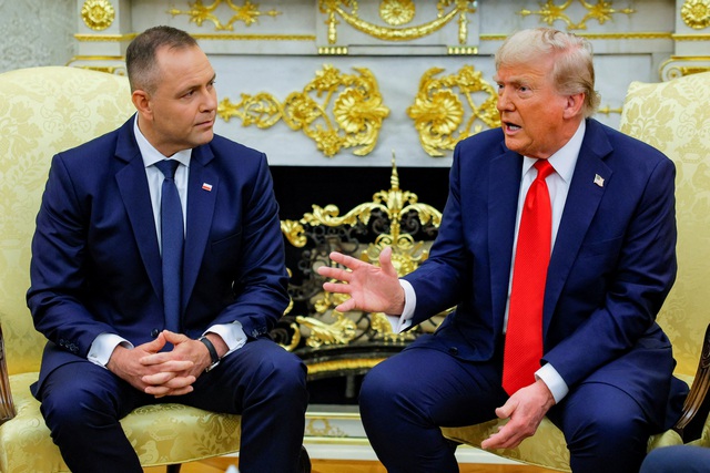 Ông Trump có thể tăng quân ở Ba Lan, thừa nhận chiến sự Ukraine khó giải quyết - Ảnh 1.