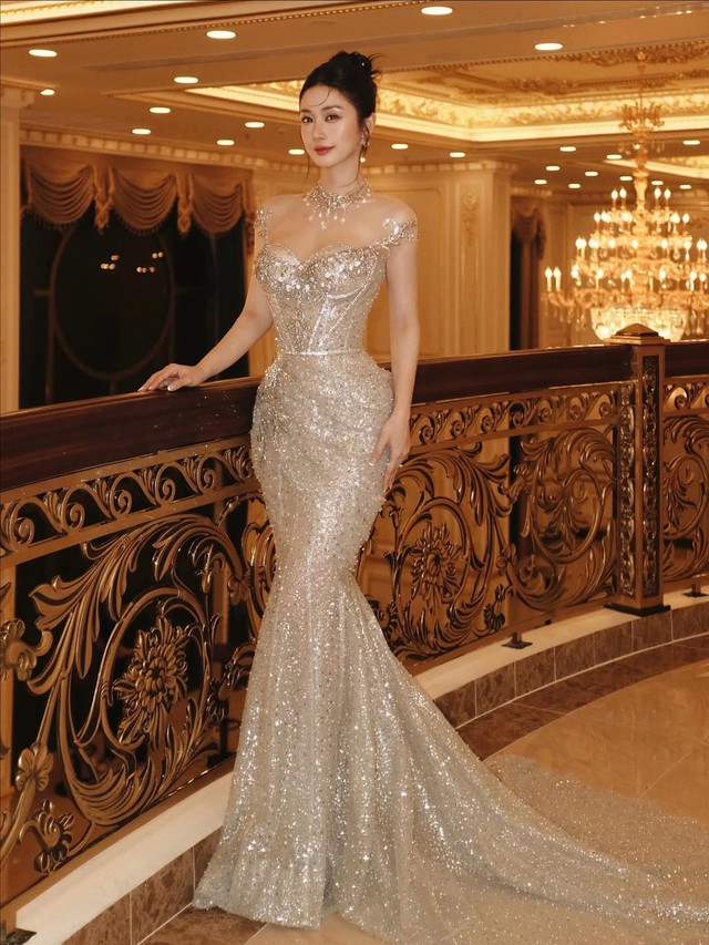 Biến hóa phong cách với trang phục dự tiệc gợi cảm cuốn hút- Ảnh 3.