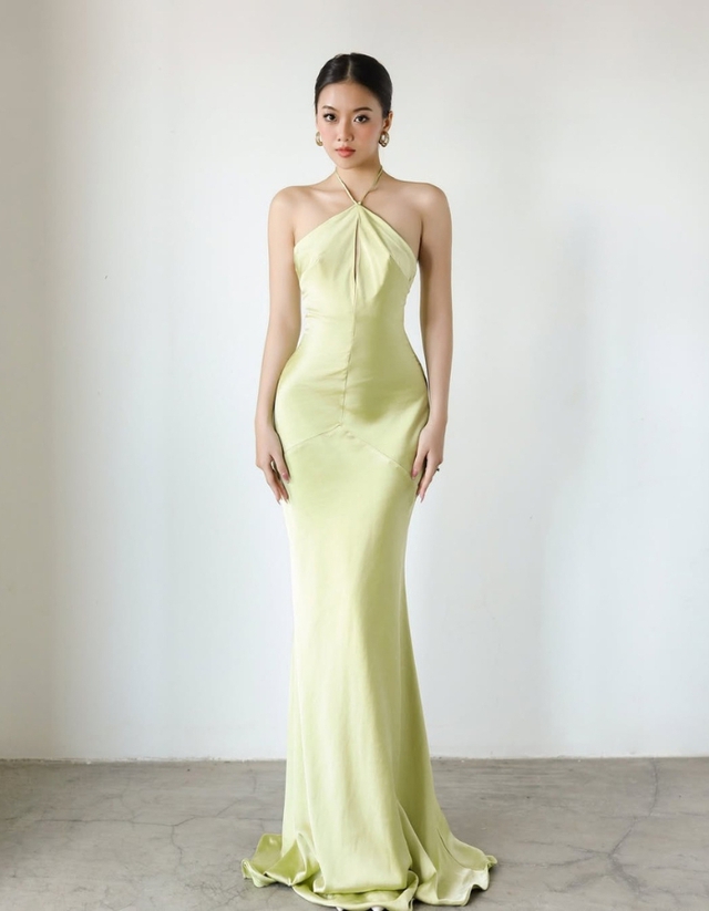 Bí quyết diện đồ lụa chuẩn sang, 'ăn gian' vóc dáng- Ảnh 6. Bí quyết diện đồ lụa chuẩn sang, 'ăn gian' vóc dáng- Ảnh 6.