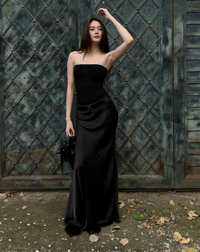 Bí quyết diện đồ lụa chuẩn sang, 'ăn gian' vóc dáng- Ảnh 4. Bí quyết diện đồ lụa chuẩn sang, 'ăn gian' vóc dáng- Ảnh 4.