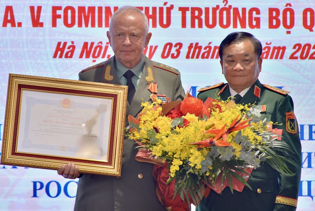 Thứ trưởng Bộ Quốc phòng Nga nhận Huân chương Hữu nghị Việt Nam trao tặng- Ảnh 3. Thứ trưởng Bộ Quốc phòng Nga nhận Huân chương Hữu nghị Việt Nam trao tặng- Ảnh 3.