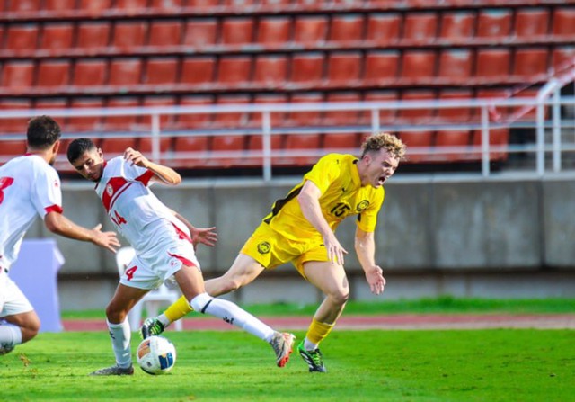 U.23 Th&aacute;i Lan thắng cực đậm M&ocirc;ng Cổ, U.23 Indonesia bất lực c&ograve;n Malaysia thua sốc- Ảnh 2.