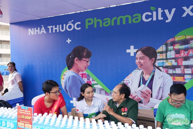 Những khoảnh khắc đẹp tại các trạm sức khỏe Pharmacity đồng hành cùng A80 - Ảnh 10.