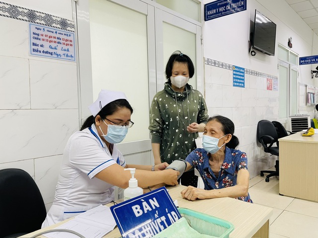 TP.HCM thống nhất giá khám chữa bệnh sau sáp nhập- Ảnh 1. TP.HCM thống nhất giá khám chữa bệnh sau sáp nhập- Ảnh 1.