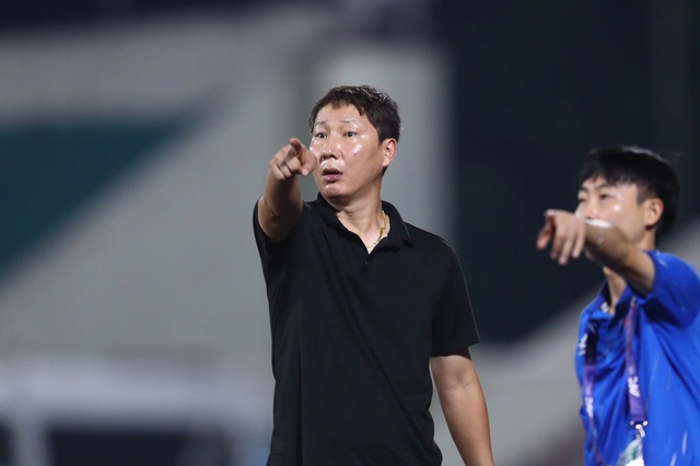 Đội tuyển Việt Nam đầy năng lượng với Xuân Son, Hoàng Hên và các tài năng U.23 - Ảnh 3. Đội tuyển Việt Nam đầy năng lượng với Xuân Son, Hoàng Hên và các tài năng U.23 - Ảnh 3.